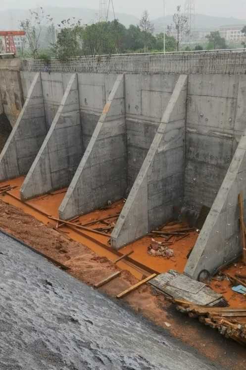 洛阳西工区锚杆式挡土墙
